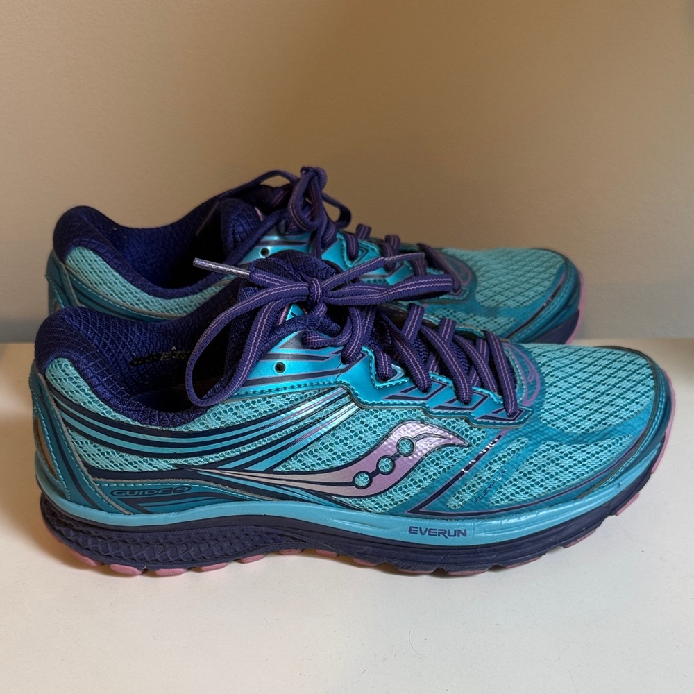 Saucony Women's Everun Guide 9 Blue and Purple Running Shoes